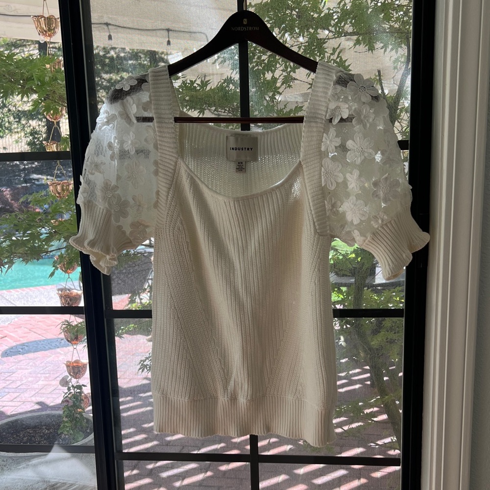 White Floral Puff Sleeve Top